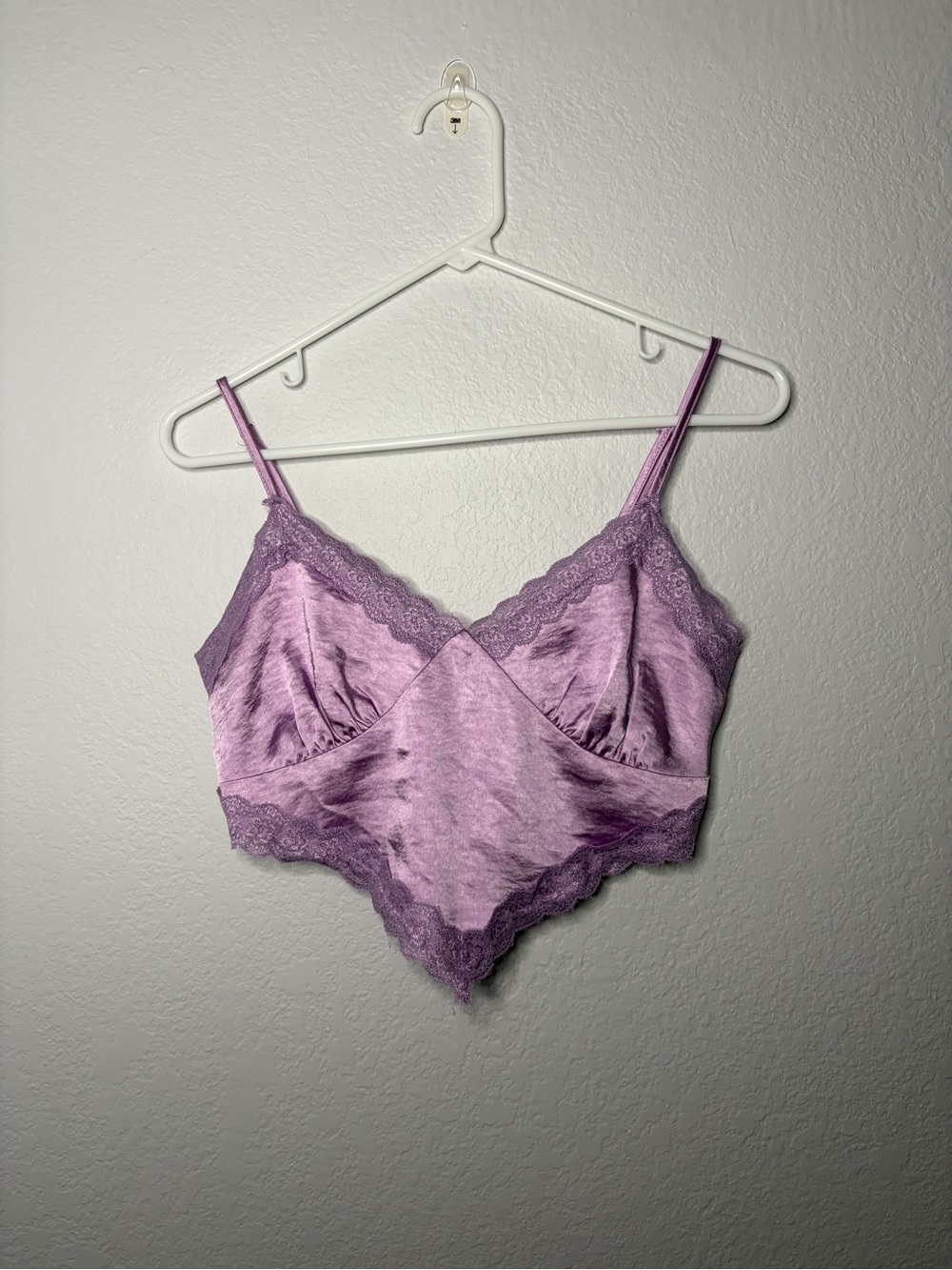Forever 21 Lavender Purple Satin Lace Trim Diamond Point Tie Back Top Small
